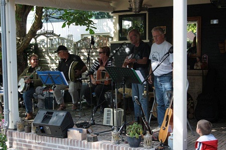 Zondag 26 juli 2015 Ma Murphy's tussen 13 en 14 uur.